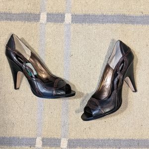 NWT Max Studio leather peep toe pumps